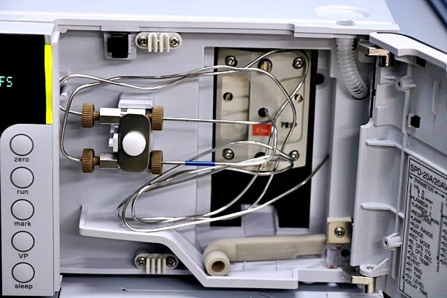 SHIMADZU LC-8A Liquid Chromatograph SPD-20A Detector CBM-20A System Controller FCV-130AL [p1220212459]