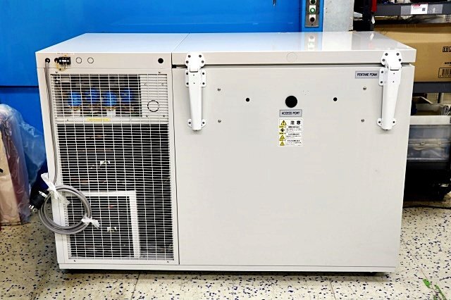 Nihon Freezer CLN-2300CWE Deep Freezer -150℃ 3 Phase 200V with Tray [q1223069109]