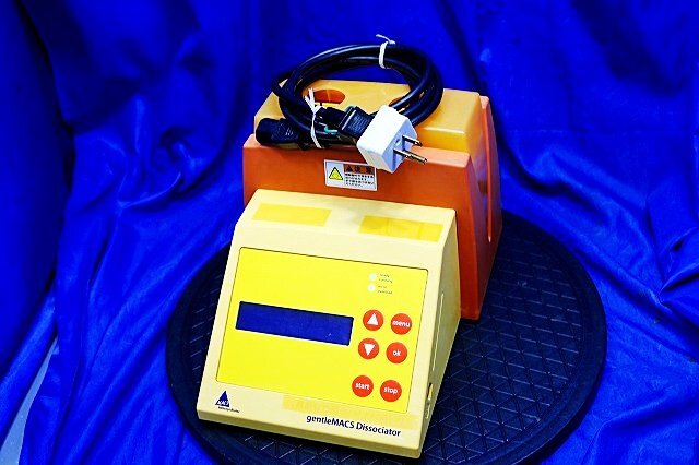 Miltenyi Biotec gentleMACS Octo Dissociator with Heaters Environmental Measuring Instrument L465×W285×H185mm 11kg 20-4000rpm [g1226919576]