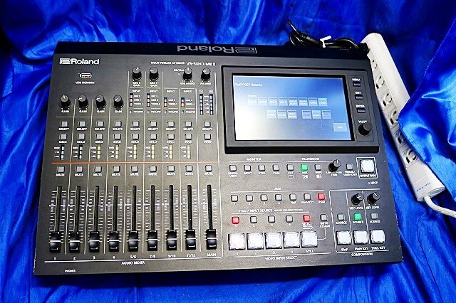 Roland VR-50HD MK2 AV Mixer Switcher [c1228039524]