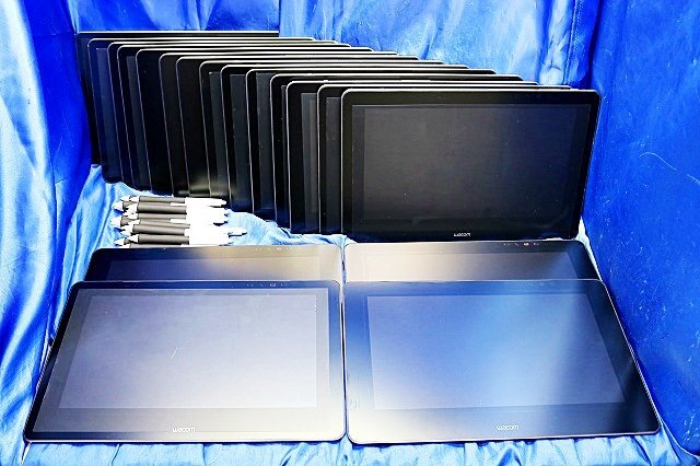 Wacom Cintiq Pro 13 DTH-1320 13.3-inch Full HD Pen Display 18 Units [p1228367063]