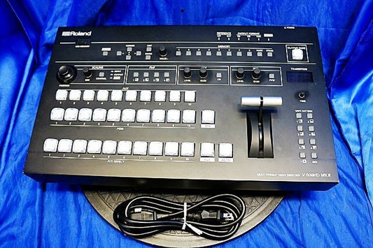 Roland V-800HD MK II Multi-Format Video Switcher [p1230857411]