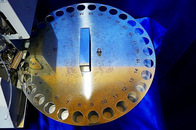KEM CHD-502N Multi-Sample Changer with Turntable 582mm x 445mm x 392mm [f1231416802]