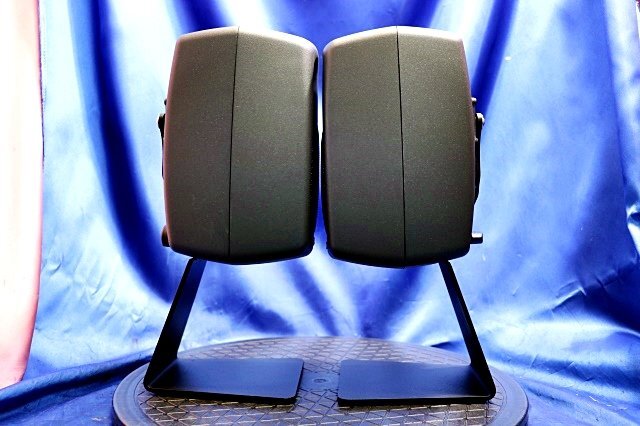 Genelec 8330A Studio Monitor Speaker Pair with Stands [o1233079354]