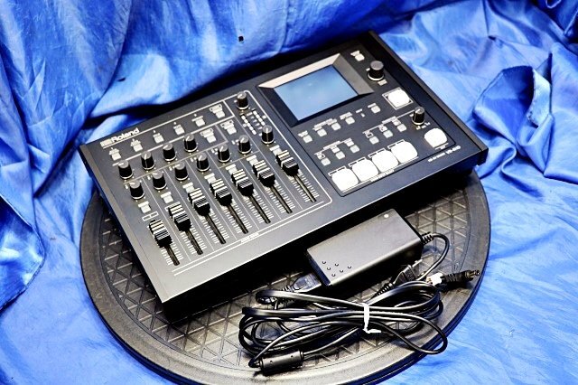 Roland VR-4HD AV Mixer 5 Units [g1233774545]