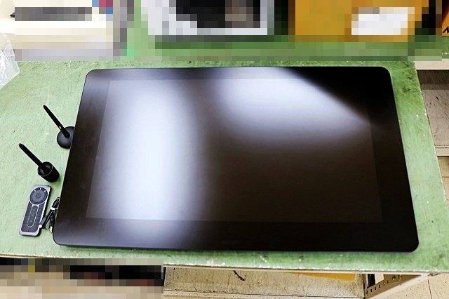 Wacom Cintiq Pro 32 DTH-3220 31.5-inch 4K Pen Display Tablet [b1234606342]