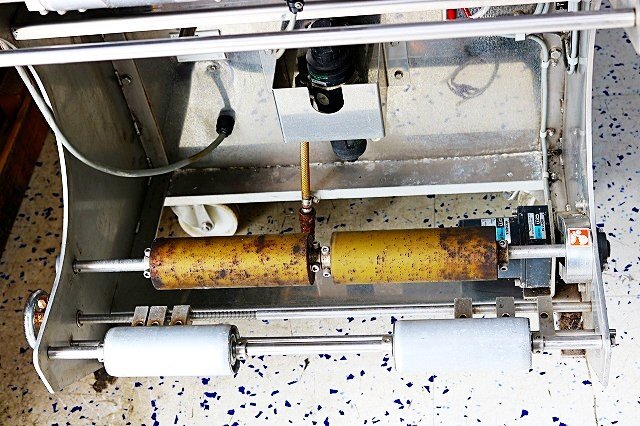 Daiken DK-5500AS Vertical Pillow Packaging Machine with Belt Conveyor [w1235436937]