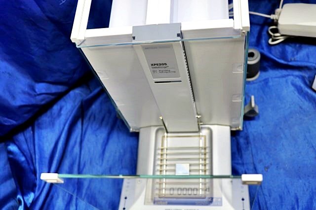 Mettler Toledo XPE205DRV DeltaRange Analytical Balance 81g with RS-P25 Printer [c1236138492]