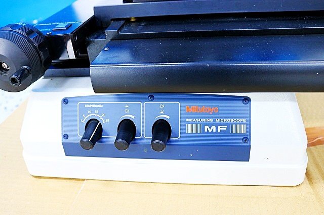 Mitutoyo MF-A2010B Measuring Microscope 2-Axis with QM-Data200 [f1238169492]