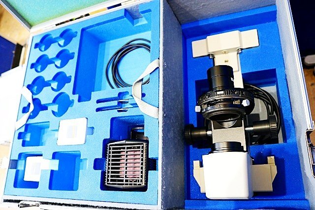 Nikon TE2000-U Inverted Microscope with 2 Objective Lenses and 3 Cases [n1243323758]