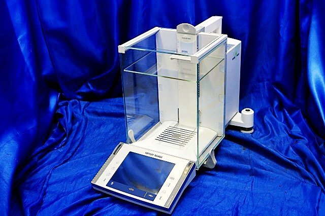 METTLER TOLEDO XPE205DR Analytical Balance with Printer P25 220g Capacity 0.01mg Minimum Readability [d1244215237]