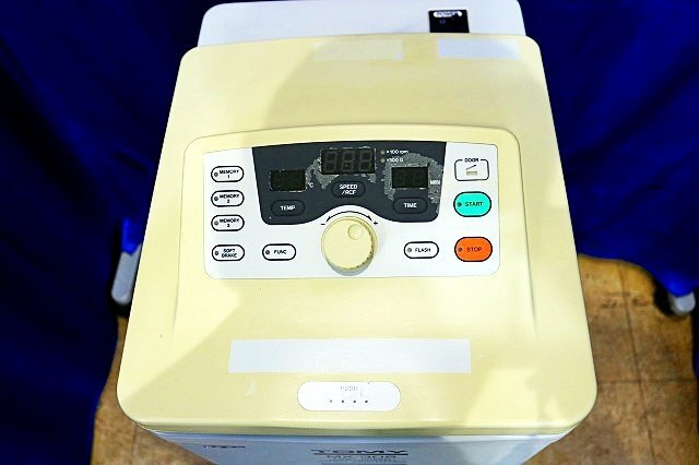 TOMY MX-305 High-Performance Cooling Centrifuge with TMA-300 Rotor Base [n1244671295]