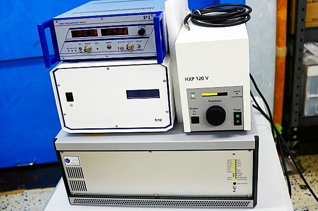 ZEISS ELYRA P.1 Super Resolution Fluorescence Microscope System TOPTICA Laser Source PI High Precision Stage with Software and Dongle [c1244681716]