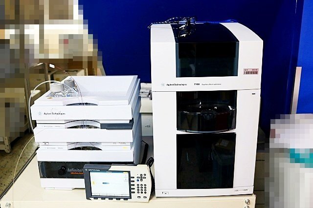 Agilent G7100A Capillary Electrophoresis System with G1310B G4225A 12 pcs [b1244952423]