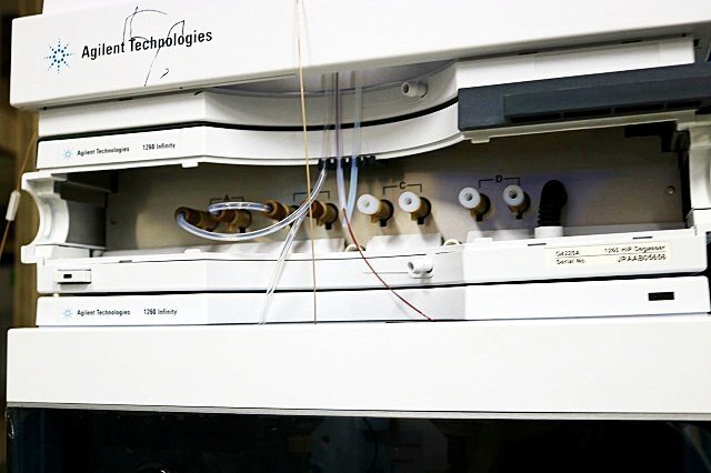 Agilent G7100A Capillary Electrophoresis System with G1310B G4225A 12 pcs [b1244952423]