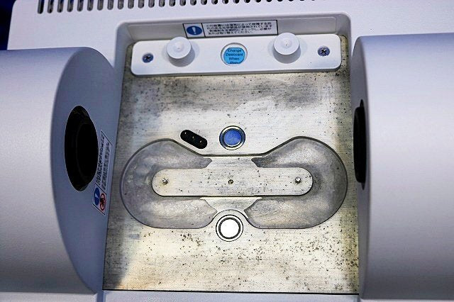 Thermo Fisher Nicolet iS5 FT-IR Spectrophotometer with Software CDs [o1246676768]