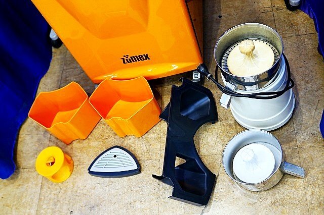 Zumex Versatile Pro+ Orange Juicer with Stand [f1248332519]