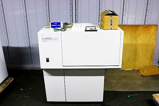 Hitachi U-4100 Spectrophotometer with Deuterium Lamp [k1248459283]