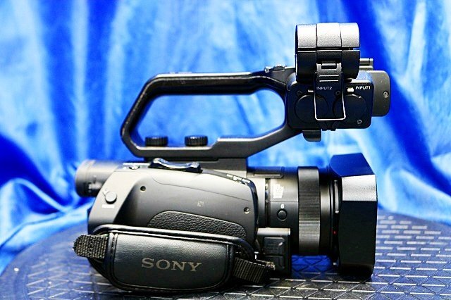 SONY HXR-NX80 4K Video Camera with Accessories 273-Point Phase Detection AF [d1248615908]