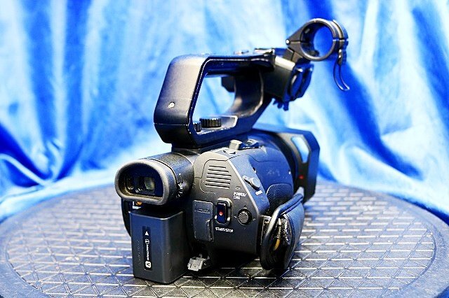 SONY HXR-NX80 4K Video Camera with Accessories 273-Point Phase Detection AF [d1248615908]