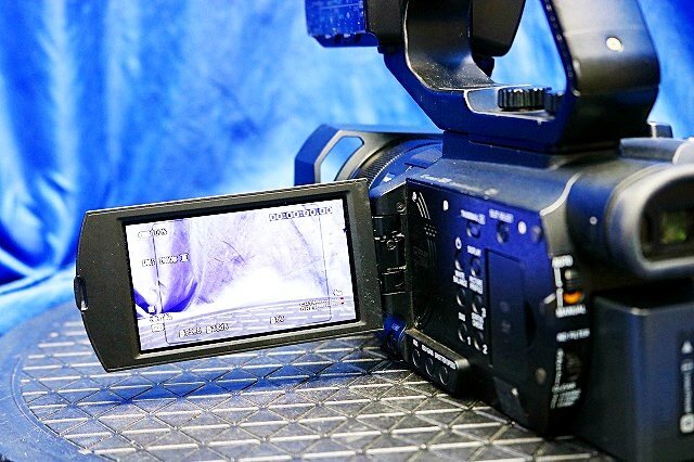 SONY HXR-NX80 4K Video Camera with Accessories 273-Point Phase Detection AF [d1248615908]