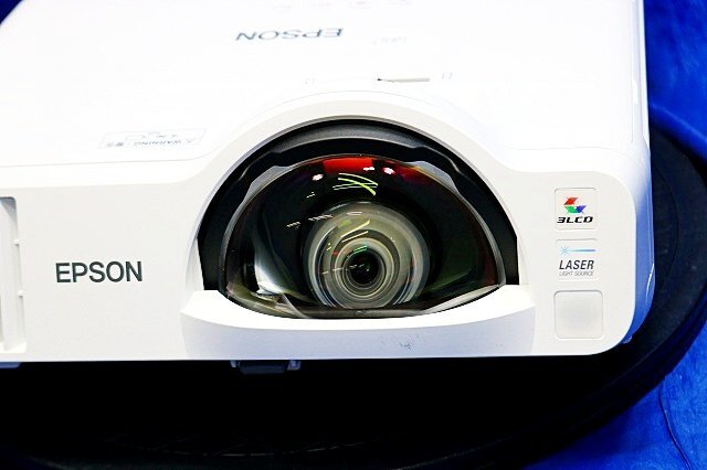 Epson EB-L210SW Short Throw Laser Projector 4000lm WXGA with Remote and HDMI Cable [f1249072195]