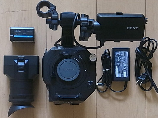 SONY PXW-FS7M2 4K Camcorder [v1190750729]