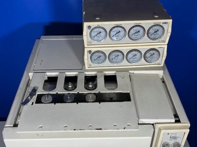 Shimadzu GC-14A Gas Chromatograph [q1195923832]