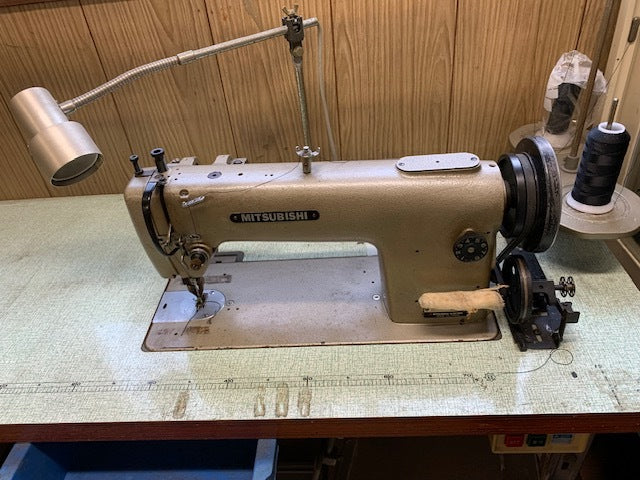 Mitsubishi Electric DU-107 Industrial Sewing Machine [v1231774136]