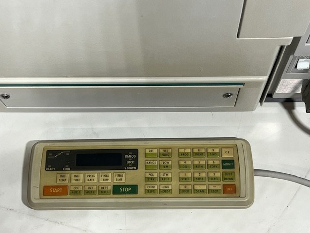 Shimadzu GC-14B Gas Chromatograph with CFC14PM [k1240112265]