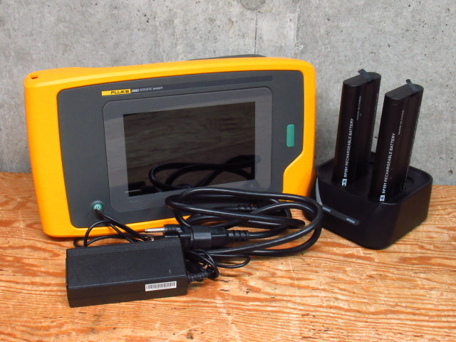Fluke ii900 Sonic Industrial Imager with 2 Batteries and Charger (for parts or not working) [o1240704416]