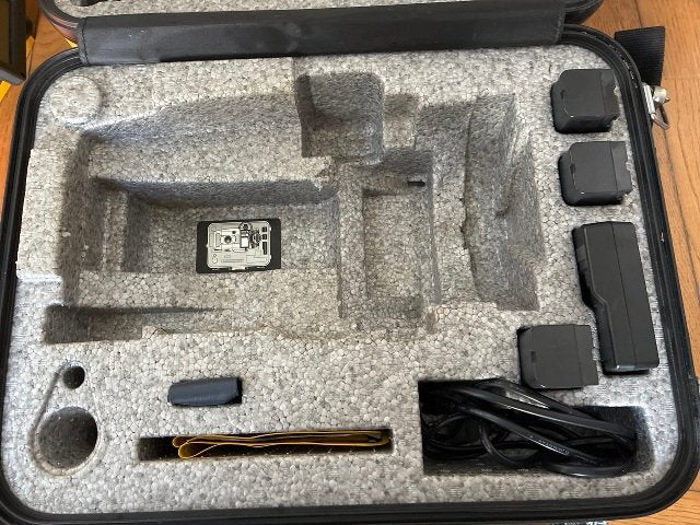 Topcon OS-105 Total Station with Battery and Charger [n1242173907]