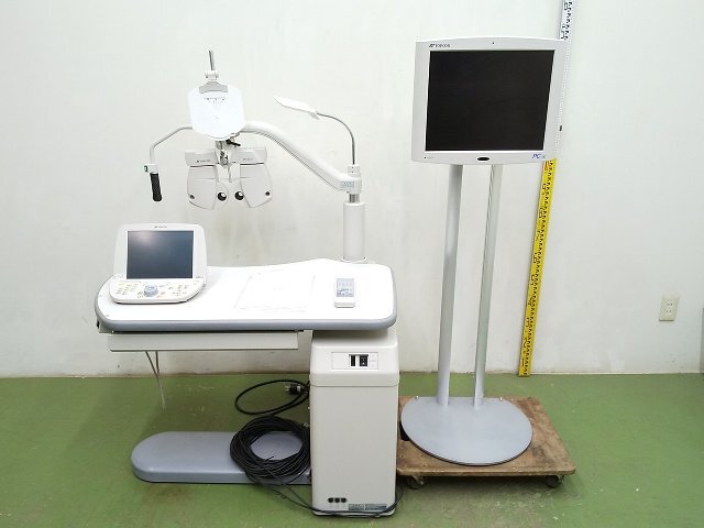 Topcon CV-5000 Compvision System with PC-50 Panel Chart and CS-880S Communication System [g1242349229]