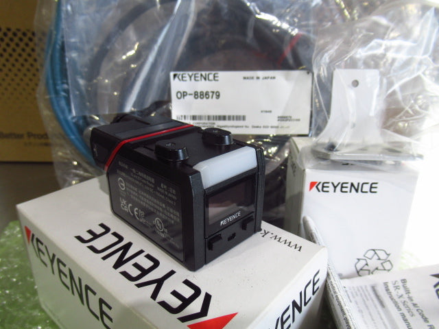Keyence SR-X300 AI Code Reader with Cable [j1244545780]
