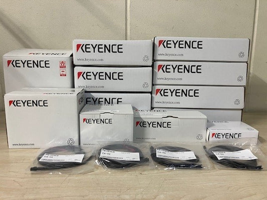 Keyence XG-X2900 3D Line Scan Camera Controller with Accessories 12 pcs (open box) [u1247821382]