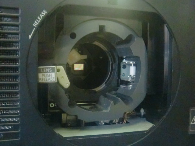 Panasonic PT-DZ870K DLP Projector with Hard Case 8500 Lumens [v1248152116]