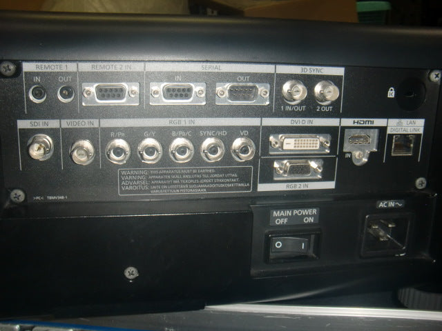 Panasonic PT-DZ870K DLP Projector with Hard Case 8500 Lumens [v1248152116]