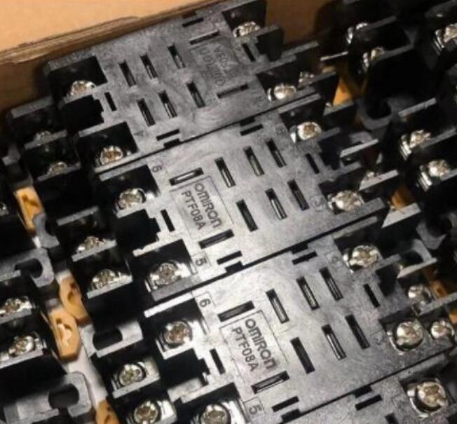 OMRON PTF08A Surface Connection Socket 500 Piece Set [j1062184521]
