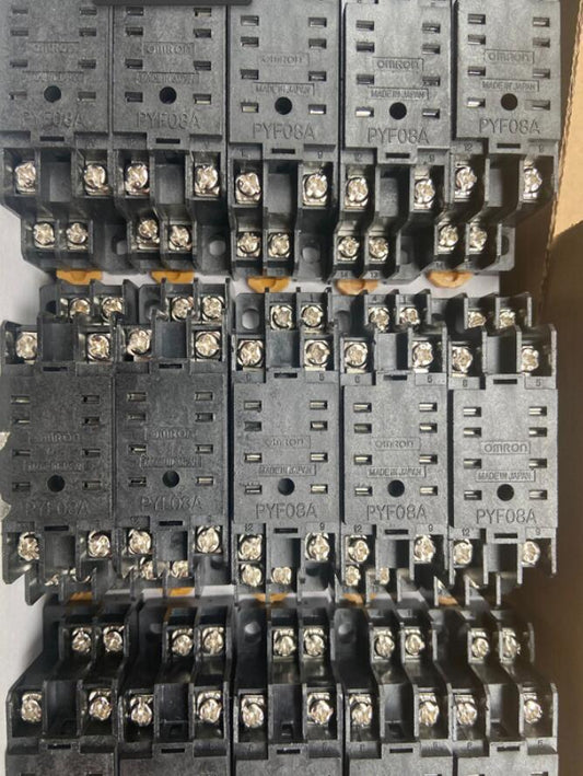 OMRON PYF08A Surface Connection Socket 500-Piece Set [o1062193908]