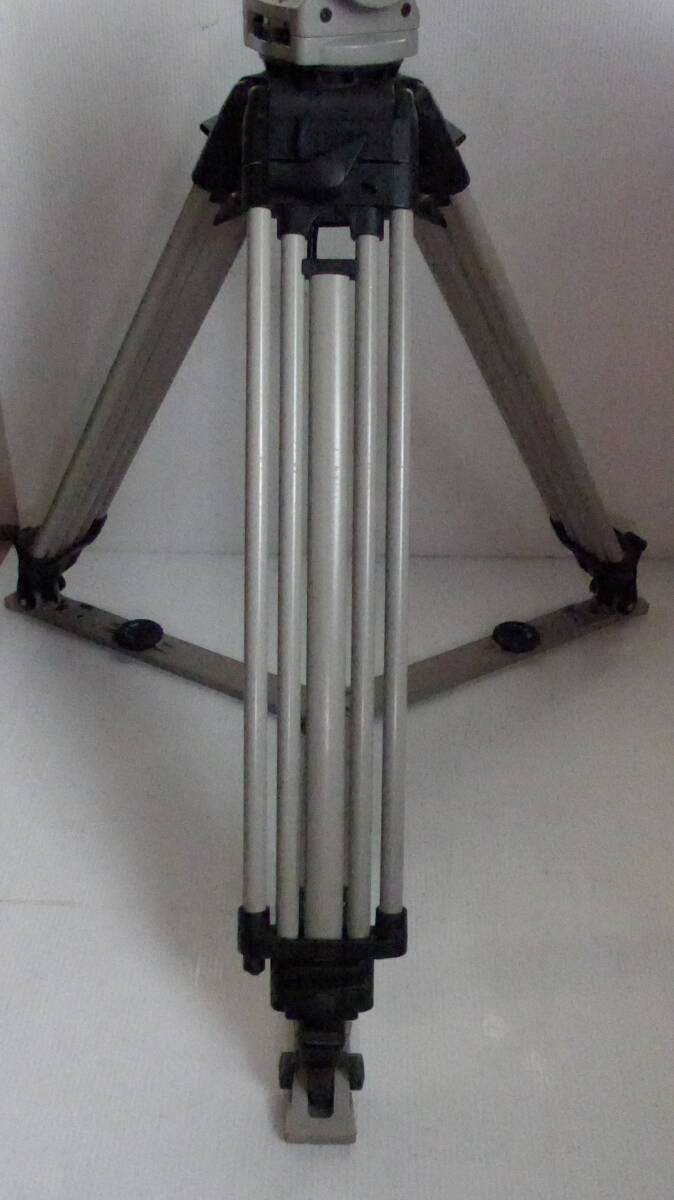 VINTEN VISION 11 Tripod with Accessories [q1232230497]