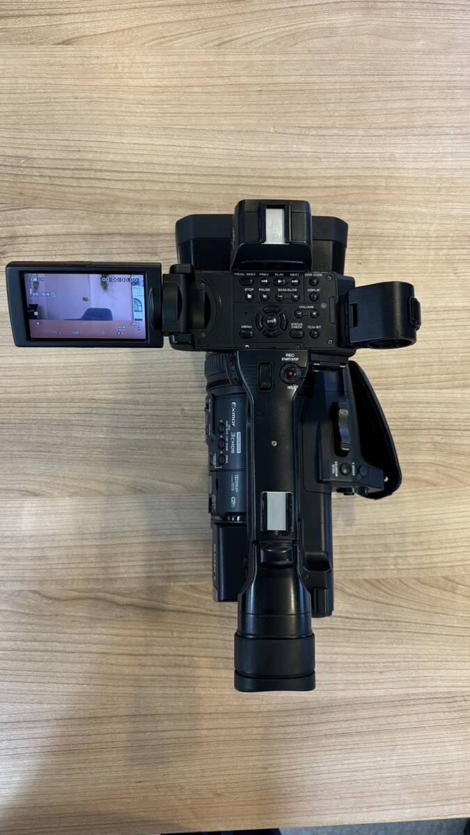 SONY HXR-NX3 Professional Camera [v1229074119]