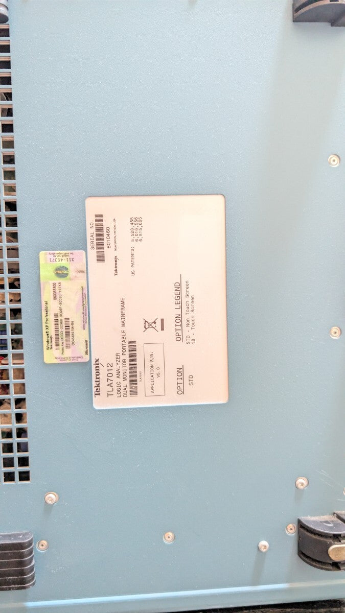 Tektronix TLA7012 Logic Analyzer Portable Mainframe [d1228974847]