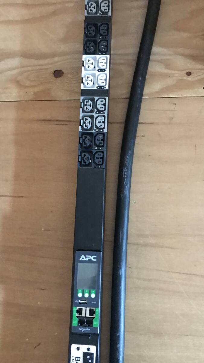 APC APDU10452SM NetShelter Rack PDU Unit Switched Plus [x1220057904]
