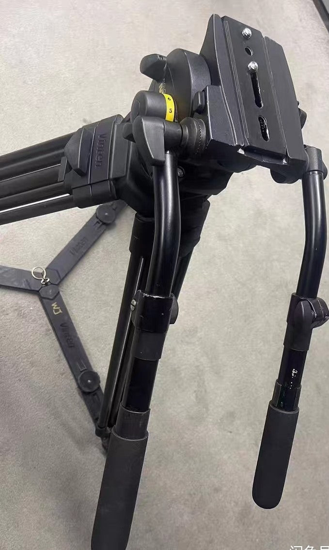 Vinten Vision100 Tripod Head with Carbon Fiber Tripod and Ground Spreader [k1235636977]