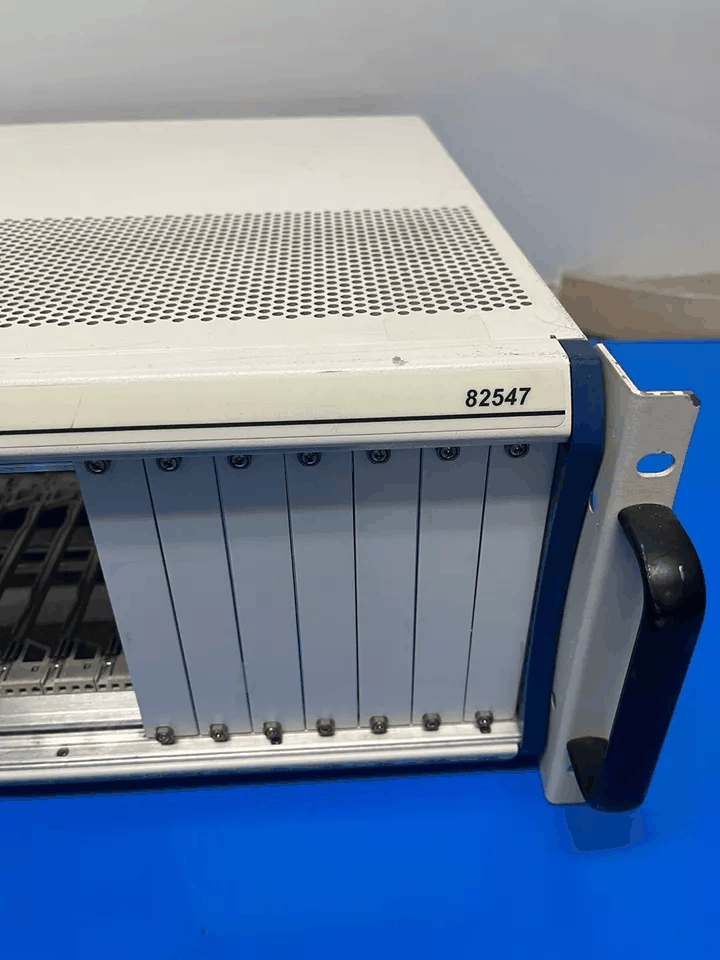 Aeroflex 82547 PXI Mainframe 18 slots [l1166715074]