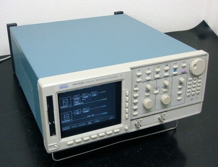 Tektronix AWG420 Arbitrary Waveform Generator 200MHz 16bit 2CH [l590714394]