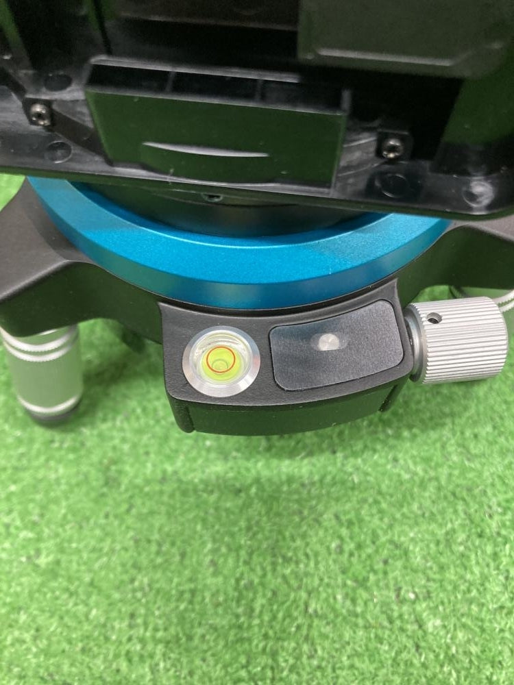 Makita SK507GD Rechargeable Leveler with DC10SA and BL1040B Receiver [v1198201018]