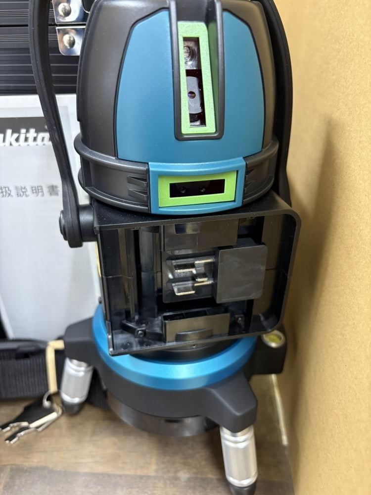 Makita SK507GDZN Rechargeable Indoor and Outdoor Tracking Leveler [l1199158117]