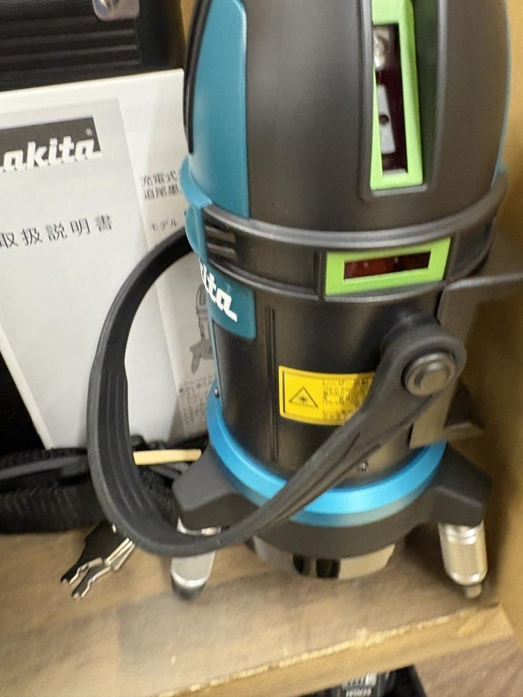 Makita SK507GDZN Rechargeable Indoor Outdoor Tracking Leveler [n1199153928]