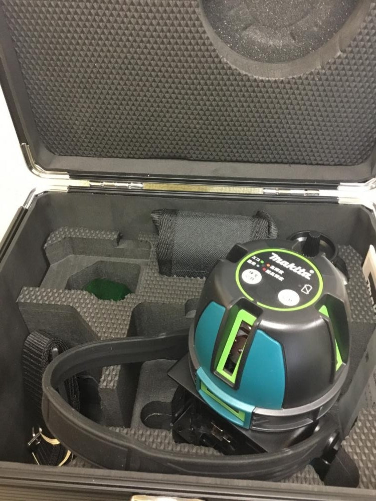 Makita SK507GDZN Rechargeable Leveler with Charger and Tripod [s1199661953]